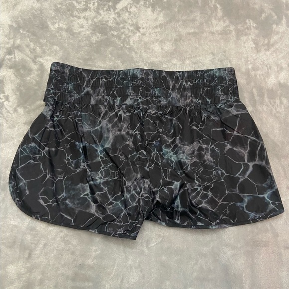 Theory x carbon38 Marble Print Athletic Shorts 28766 - Picture 7 of 8